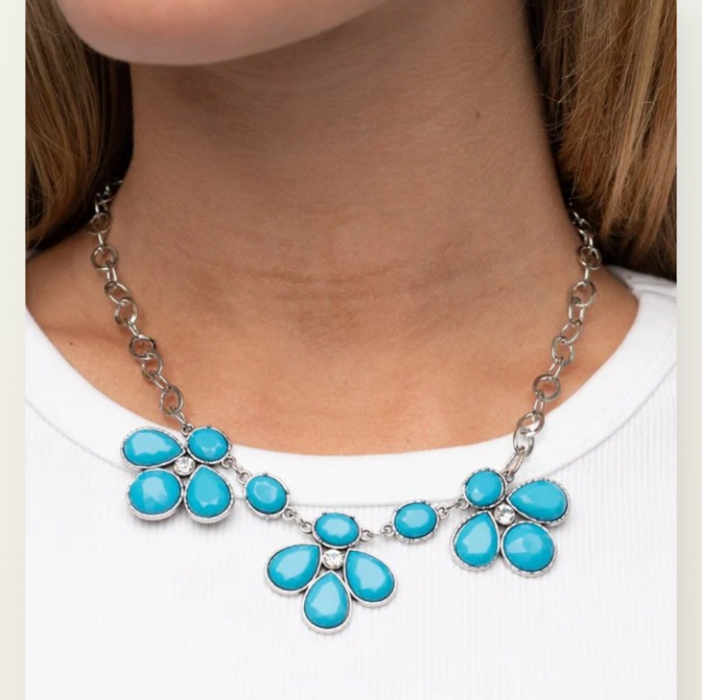 Women’s Statement Necklace & Earrings – Romantic Style – Turquoise – NWT